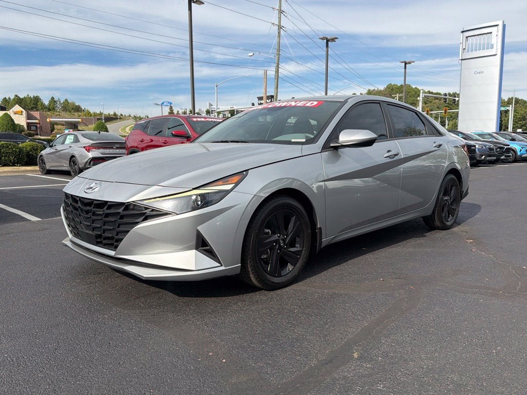 2022 Hyundai ELANTRA SEL Heated Seats, Adaptive Cruise, One Owner