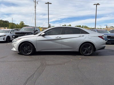 2022 Hyundai ELANTRA SEL Heated Seats, Adaptive Cruise, One Owner