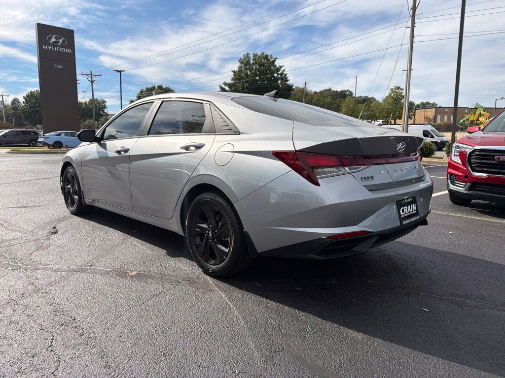 2022 Hyundai ELANTRA SEL Heated Seats, Adaptive Cruise, One Owner