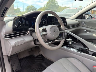 2022 Hyundai ELANTRA SEL Heated Seats, Adaptive Cruise, One Owner