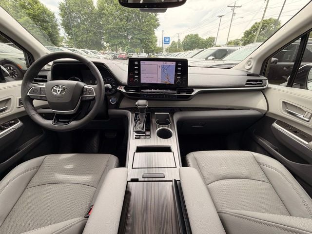 2023 Toyota Sienna Limited 7 Passenger