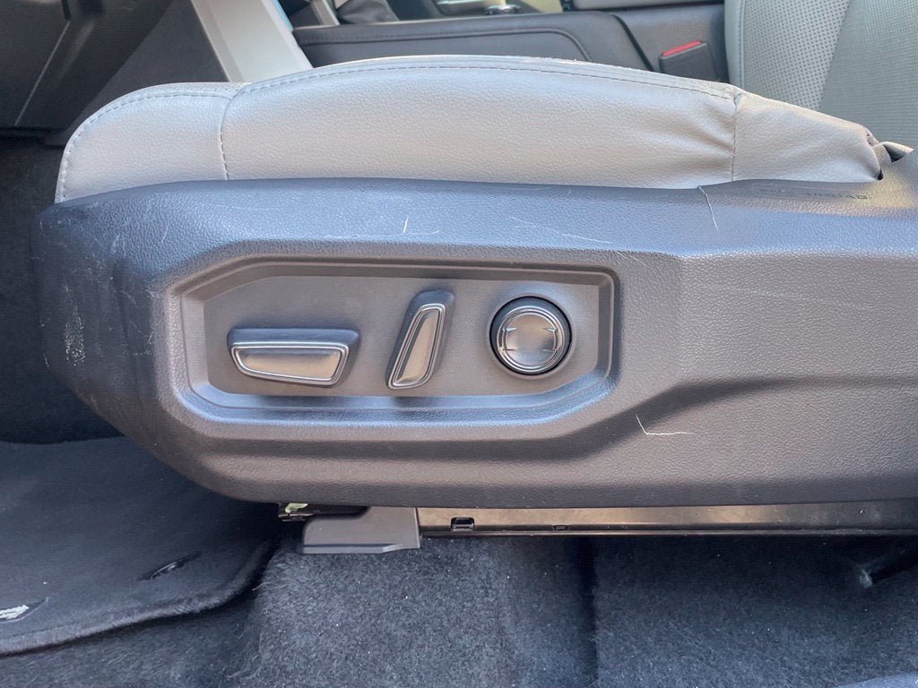 2023 Toyota Tundra Limited Pano Roof, Leather, Clean CarFax, One Owner