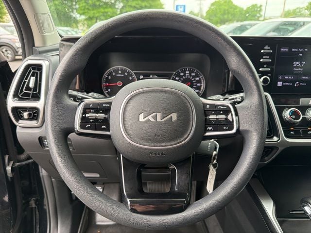 2022 Kia Sorento LX