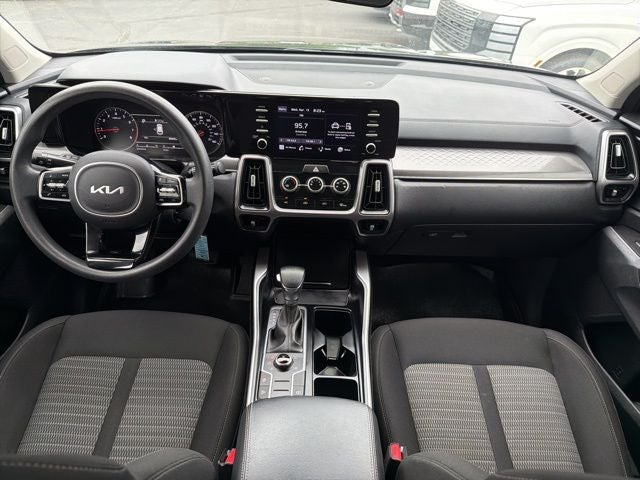 2022 Kia Sorento LX