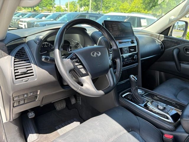 2024 INFINITI QX80 LUXE