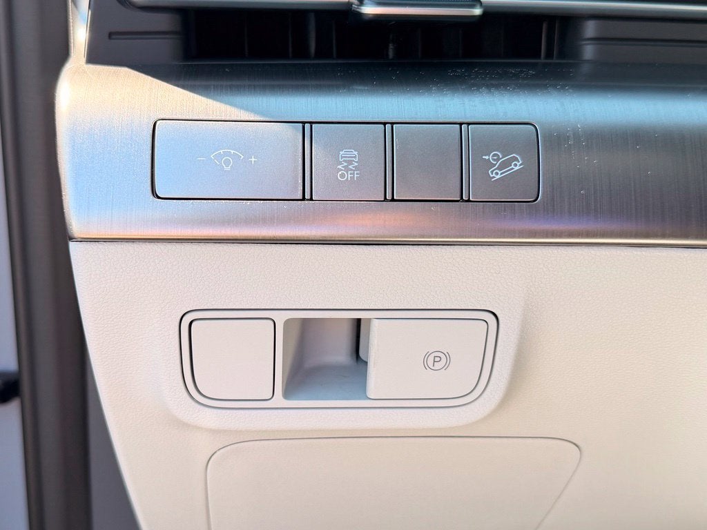 2027 Hyundai KONA SE