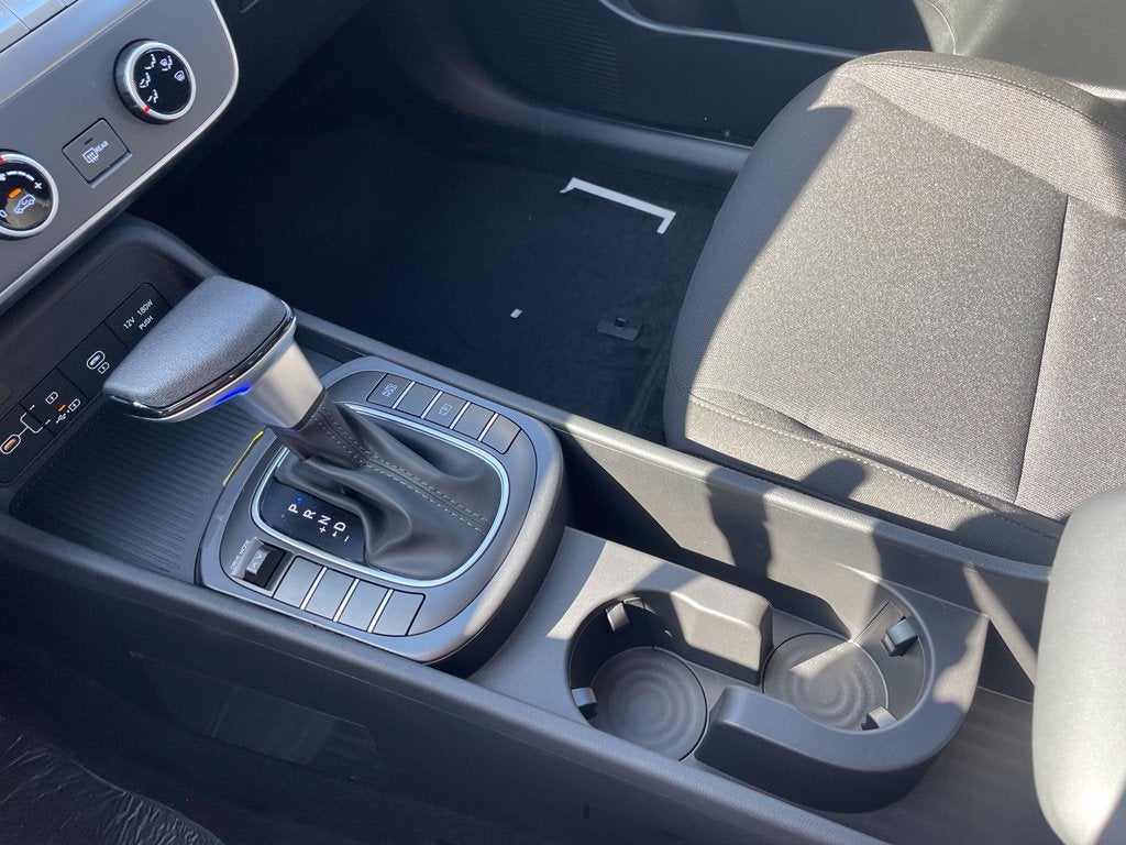 2027 Hyundai KONA SE