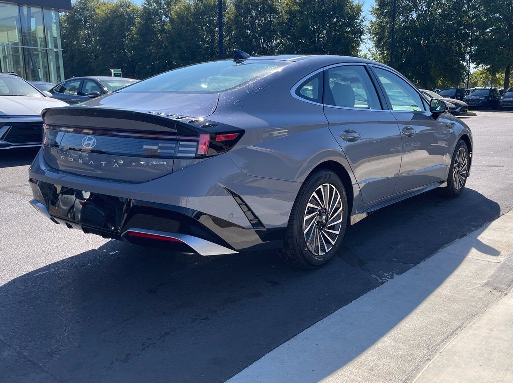 2027 Hyundai SONATA HYBRID Limited
