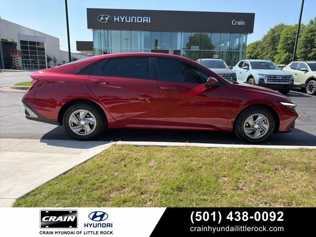 2025 Hyundai ELANTRA SE