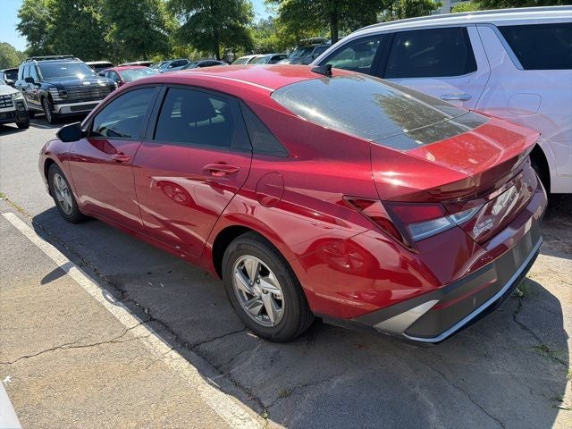 2025 Hyundai ELANTRA SE