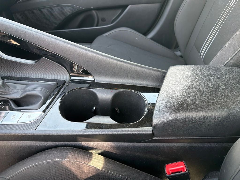 2025 Hyundai ELANTRA SEL Convenience CARFAX 1-Owner