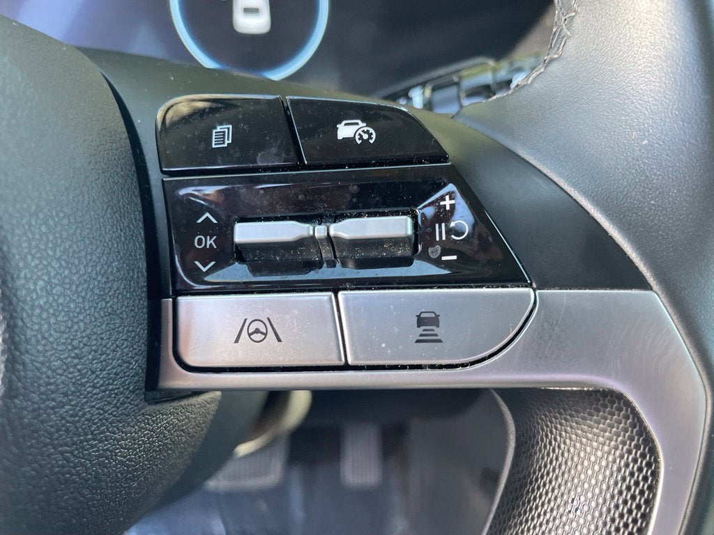 2025 Hyundai ELANTRA SEL Convenience Moonroof, Clean Carfax, One Owner