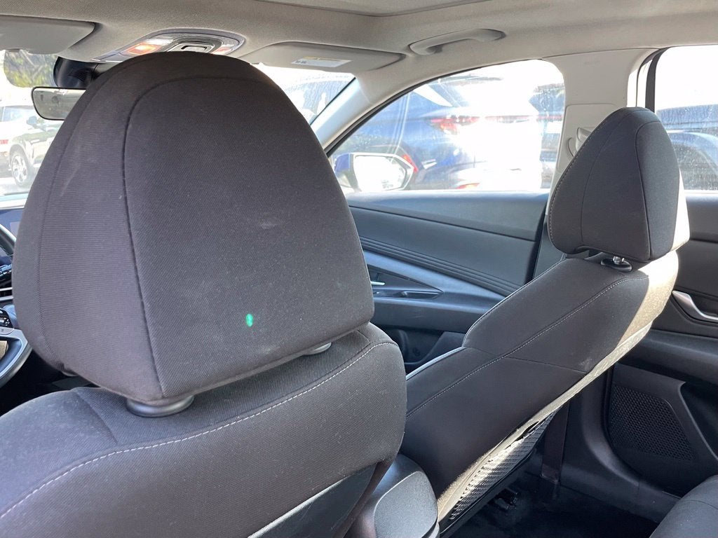 2025 Hyundai ELANTRA SEL Convenience Moonroof, One Owner