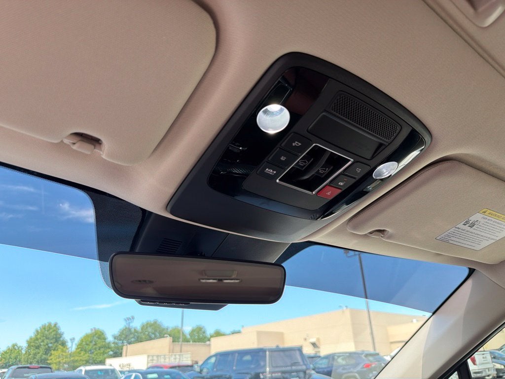 2023 Kia Carnival SX Prestige Clean CarFax, One Owner