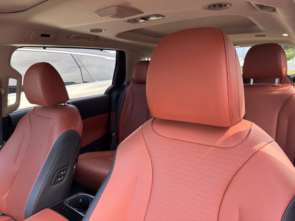 2023 Kia Carnival SX Prestige Clean CarFax, One Owner