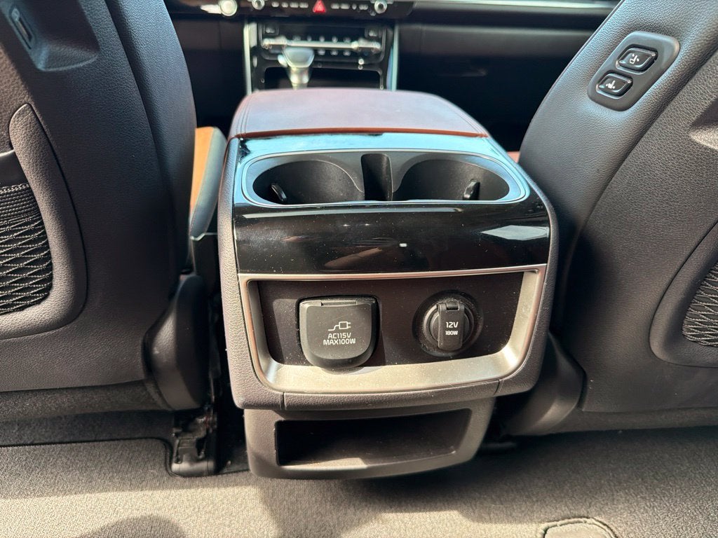 2023 Kia Carnival SX Prestige Clean CarFax, One Owner
