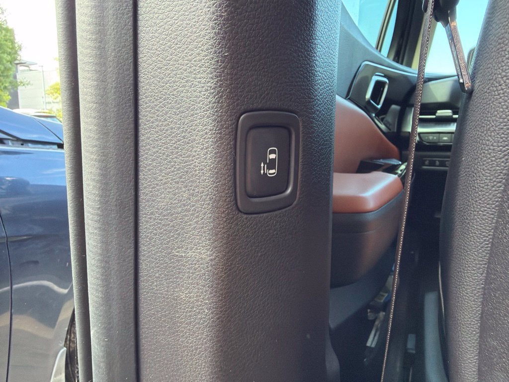 2023 Kia Carnival SX Prestige Clean CarFax, One Owner
