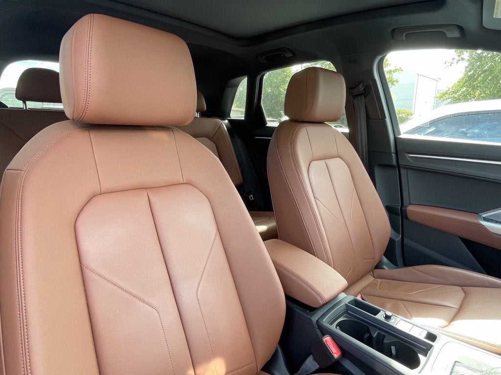 2024 Audi Q3 Premium Plus, One Owner, Navi, Leather, Moonroof S Line quattro