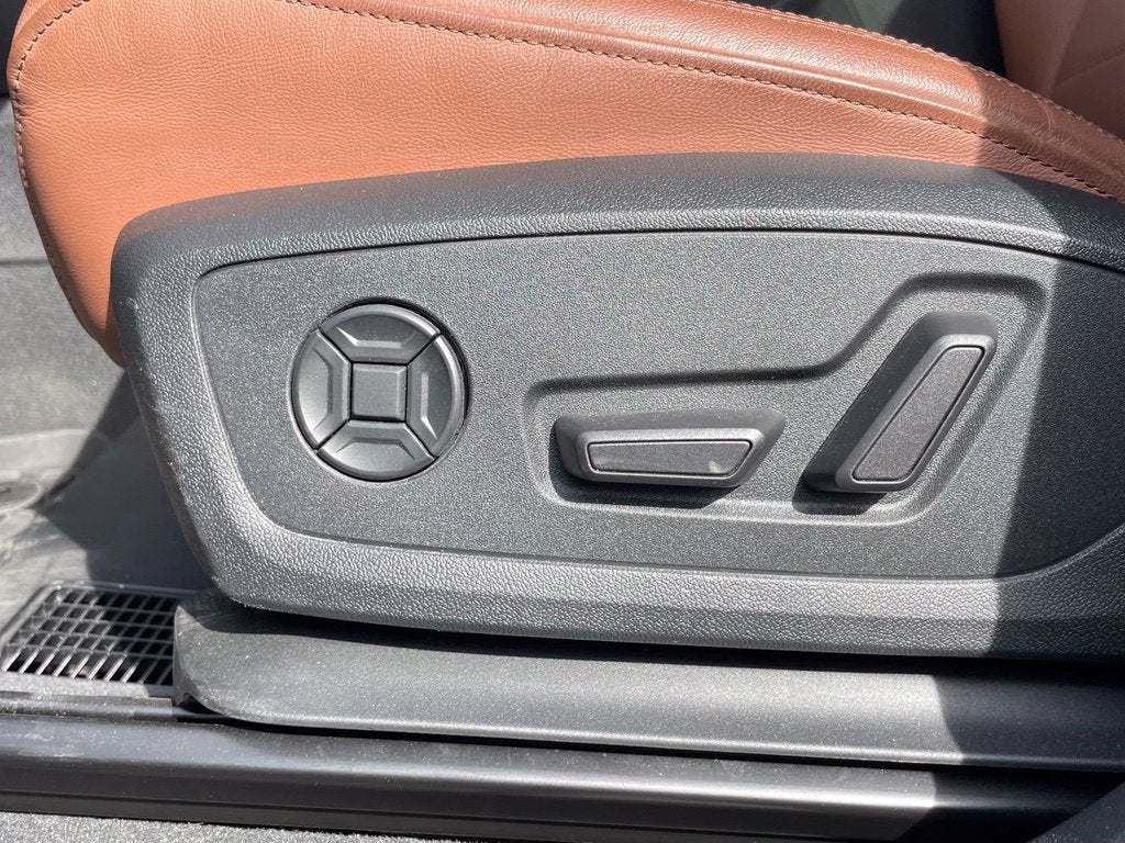 2024 Audi Q3 Premium Plus, One Owner, Navi, Leather, Moonroof S Line quattro