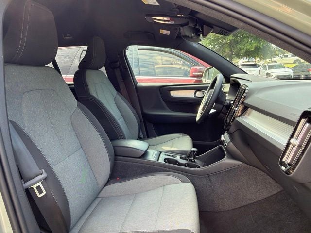 2024 Volvo XC40 B5 Core