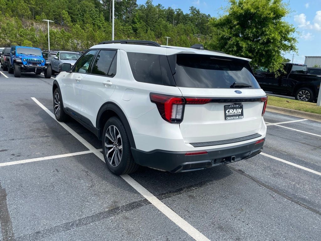 2025 Ford Explorer ST-Line