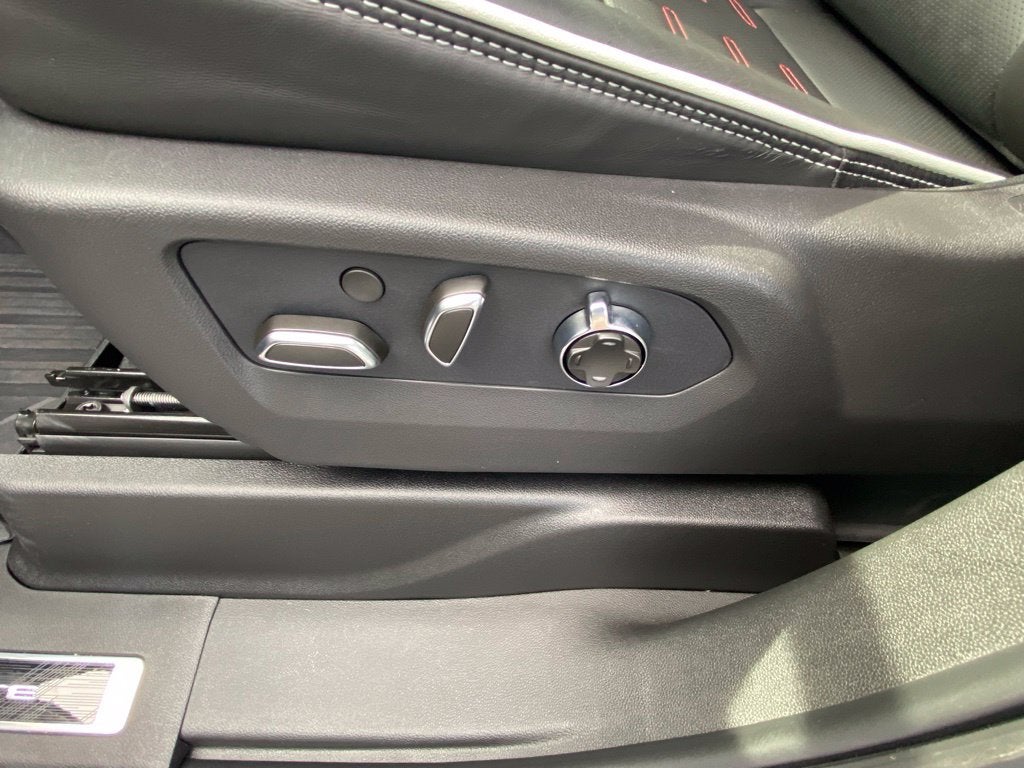 2026 GMC Yukon XL AT4 Ultimate AT4 Black Appearance-Night Vision