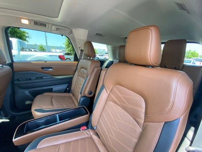 2023 Nissan Pathfinder Platinum