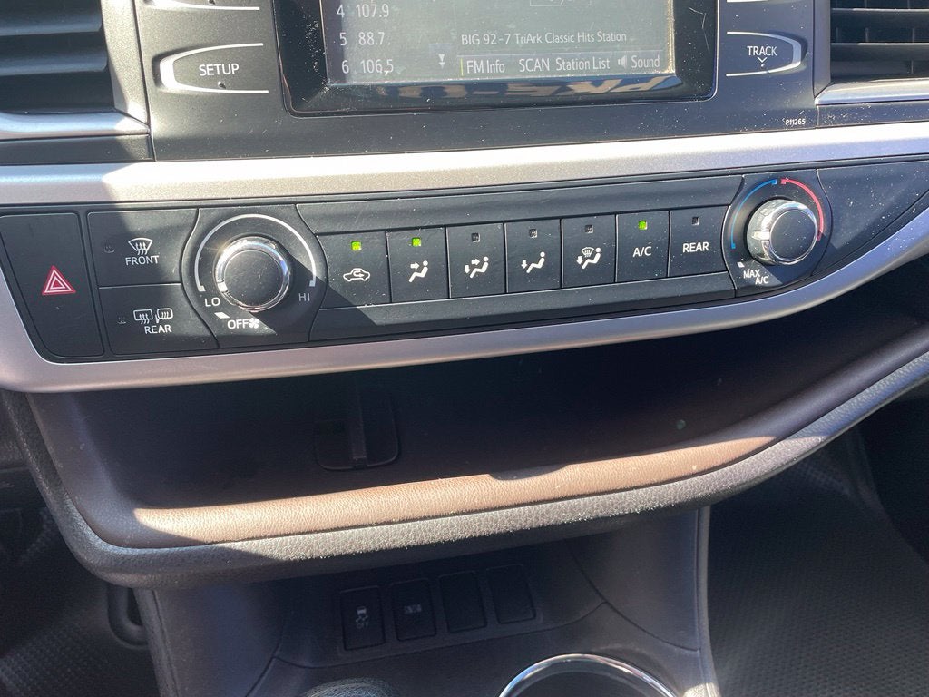 2016 Toyota Highlander LE V6