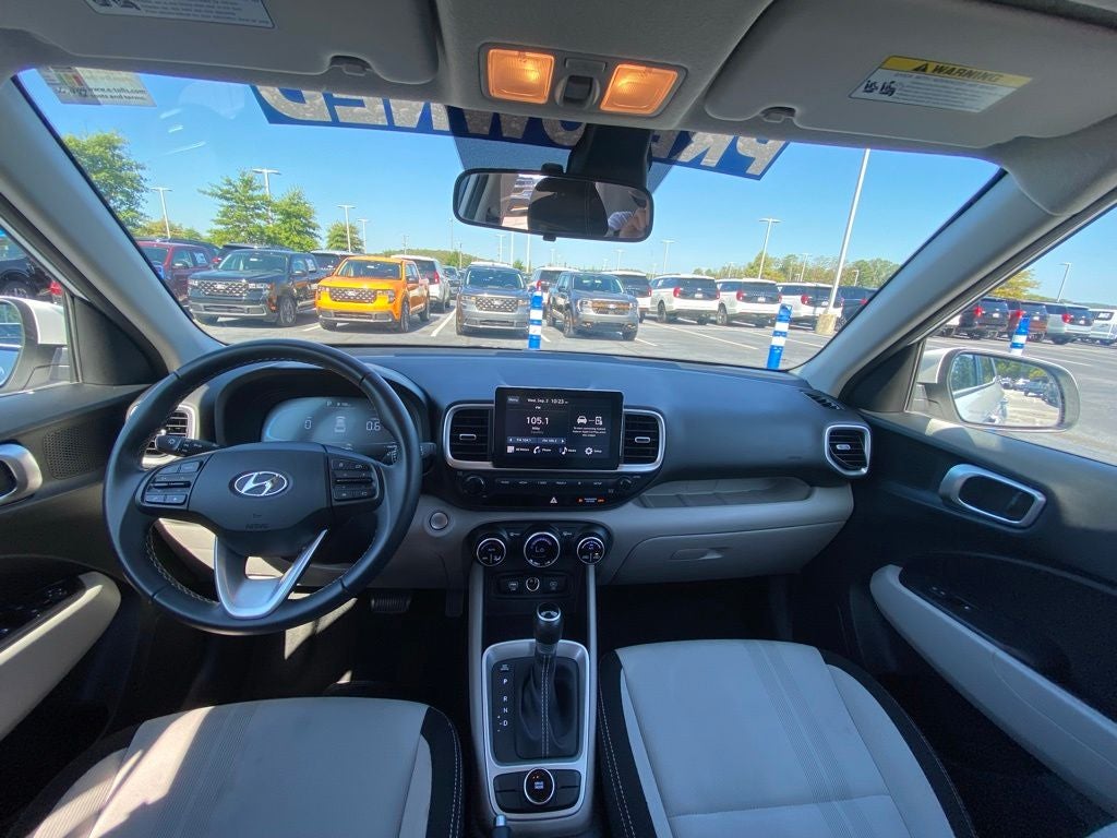 2025 Hyundai VENUE SEL