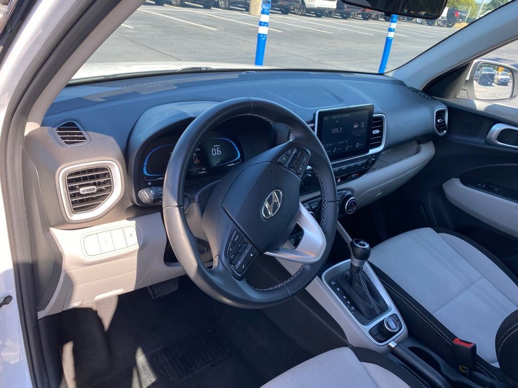2025 Hyundai VENUE SEL