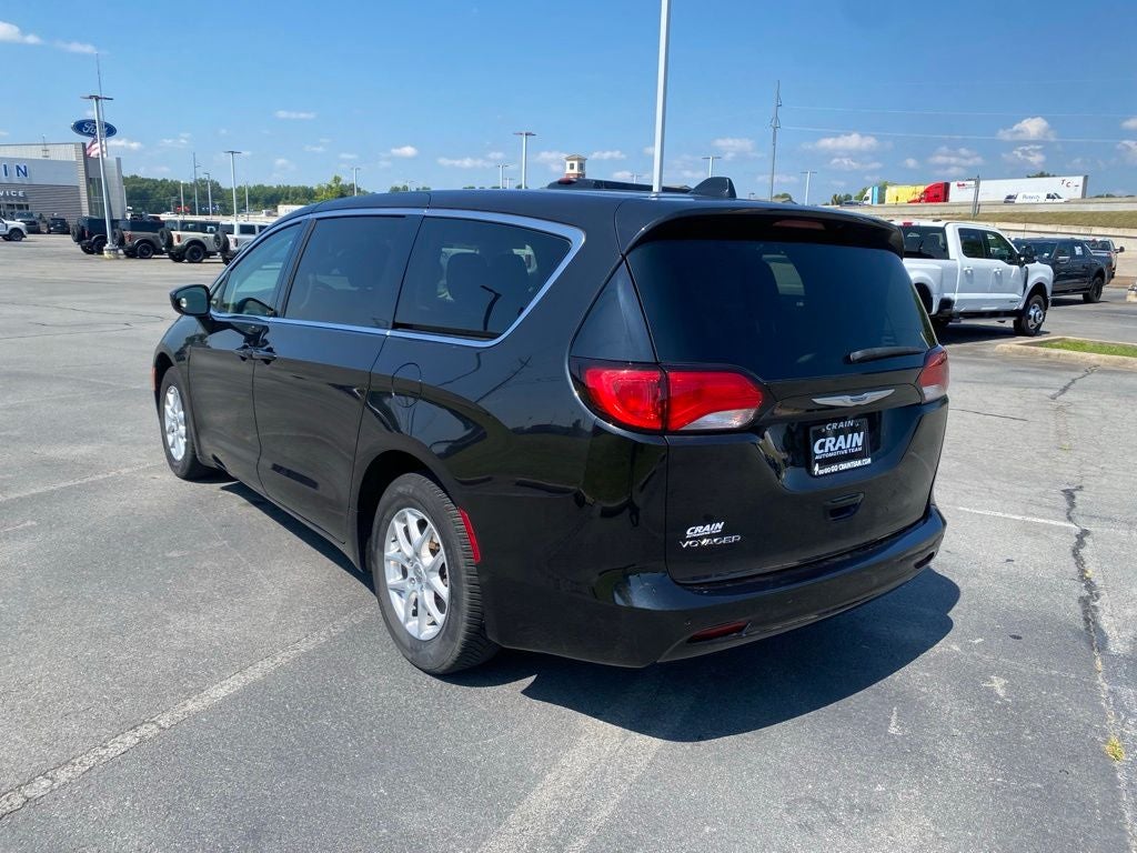 2020 Chrysler Voyager LX