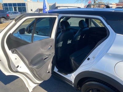 2020 Nissan Kicks SR