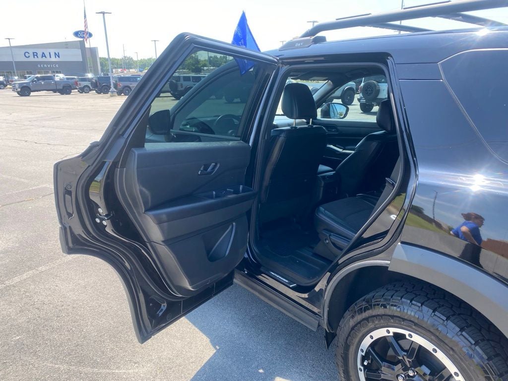 2025 Nissan Pathfinder Rock Creek - CLEAN CARFAX - ONE OWNER
