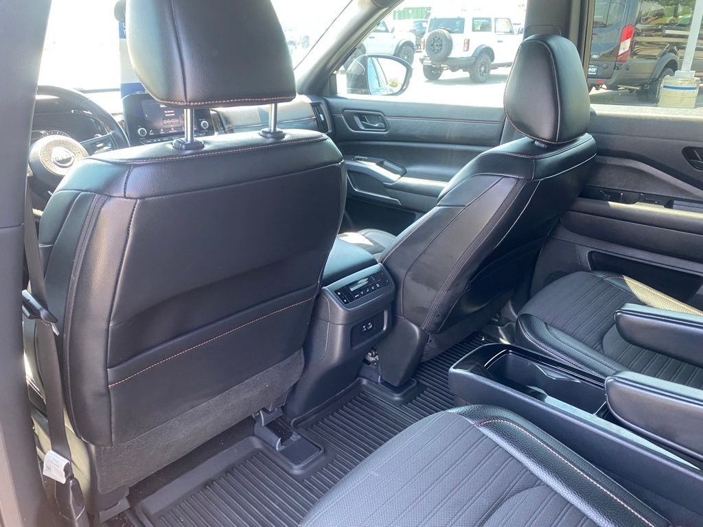 2025 Nissan Pathfinder Rock Creek - CLEAN CARFAX - ONE OWNER