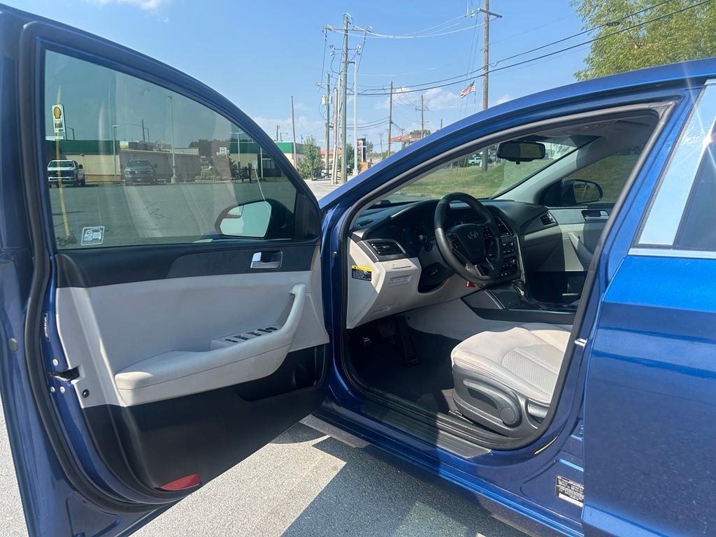 2016 Hyundai SONATA SE