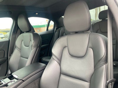 2023 Volvo S60 Recharge Plug-In Hybrid T8 Plus Black Edition