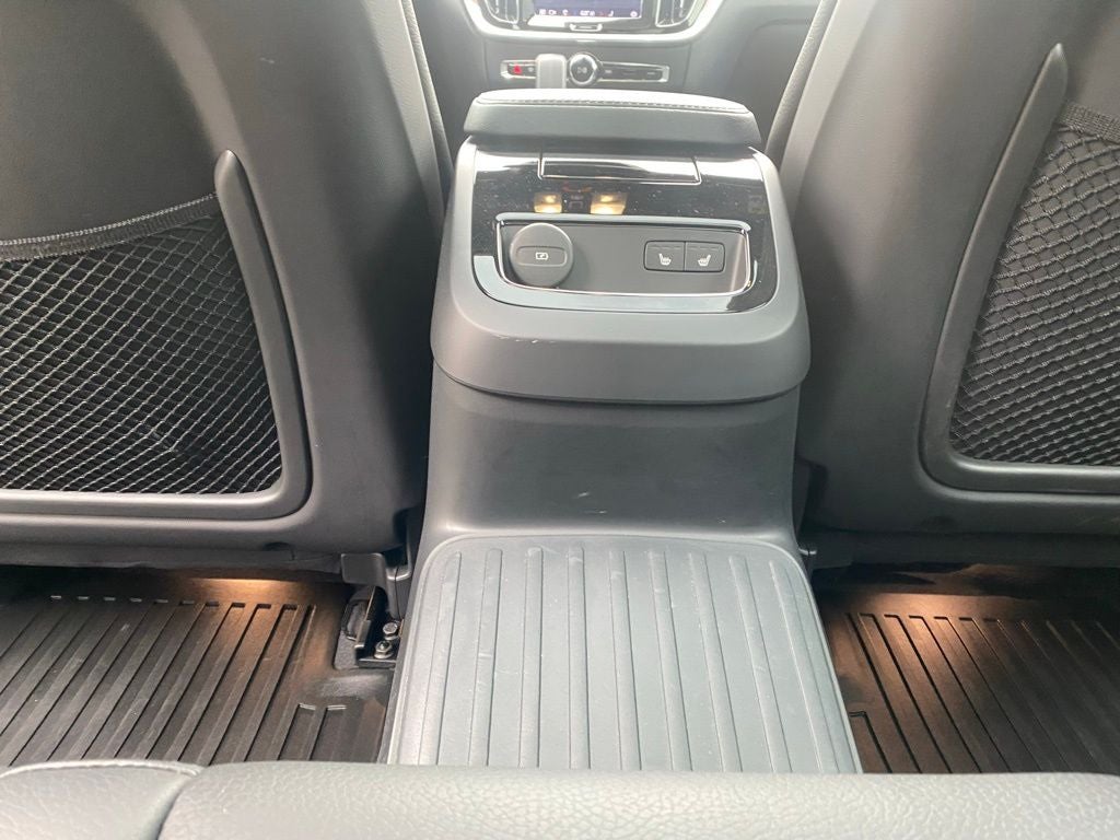 2023 Volvo S60 Recharge Plug-In Hybrid T8 Plus Black Edition