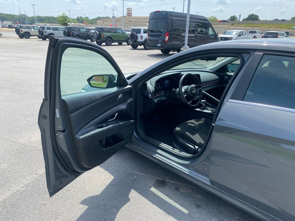 2025 Hyundai ELANTRA SEL Convenience