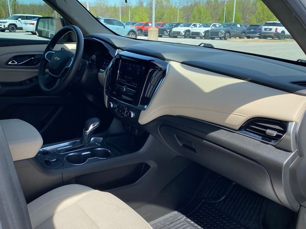 2023 Chevrolet Traverse LS