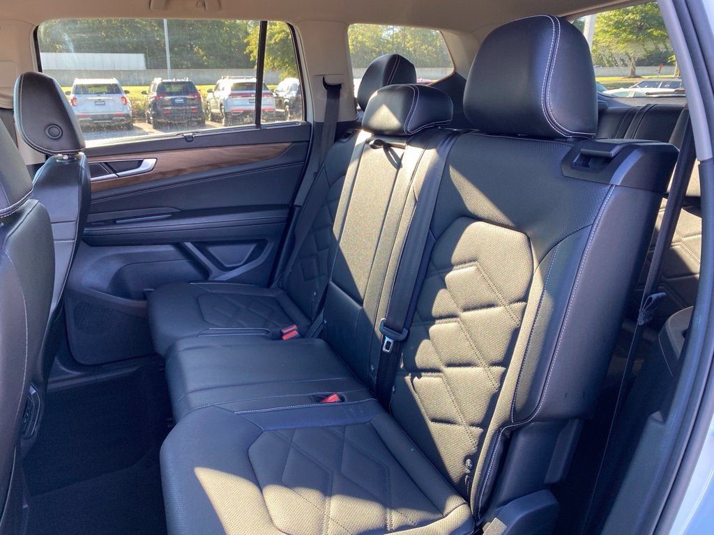 2025 Volkswagen Atlas 2.0T SE w/Technology