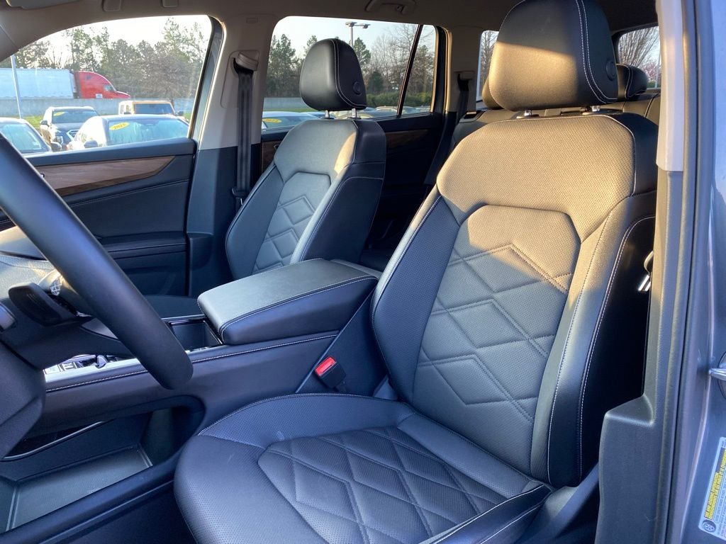 2025 Volkswagen Atlas 2.0T SE w/Technology