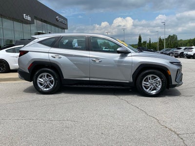 2026 Hyundai TUCSON SE FWD