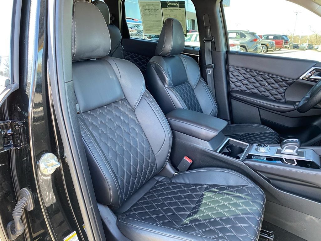 2023 Mitsubishi Outlander SEL