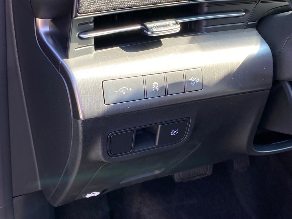 2027 Hyundai KONA SE FWD