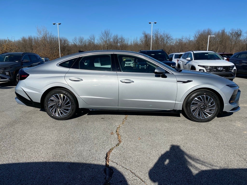 2026 Hyundai SONATA HYBRID SEL
