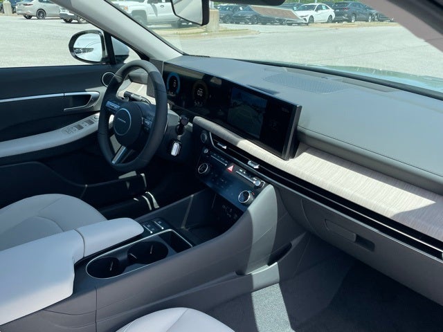 2025 Hyundai SONATA HYBRID SEL