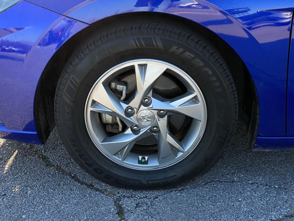 2021 Hyundai ELANTRA SE