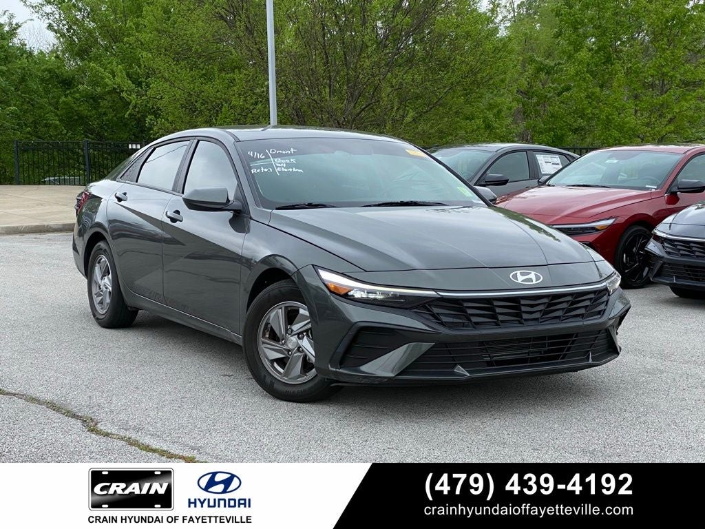2024 Hyundai ELANTRA SE