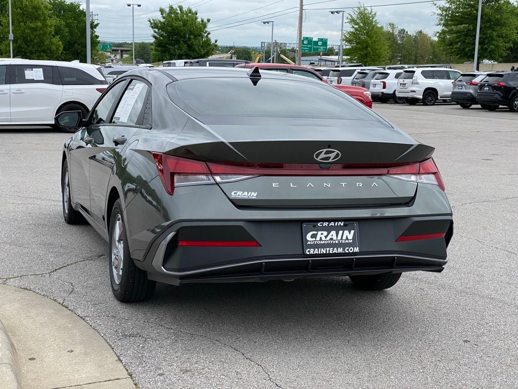 2024 Hyundai ELANTRA SE