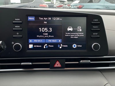 2024 Hyundai ELANTRA SE